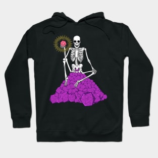 Skeleton on D20 dice mountain - Roleplayer Hoodie